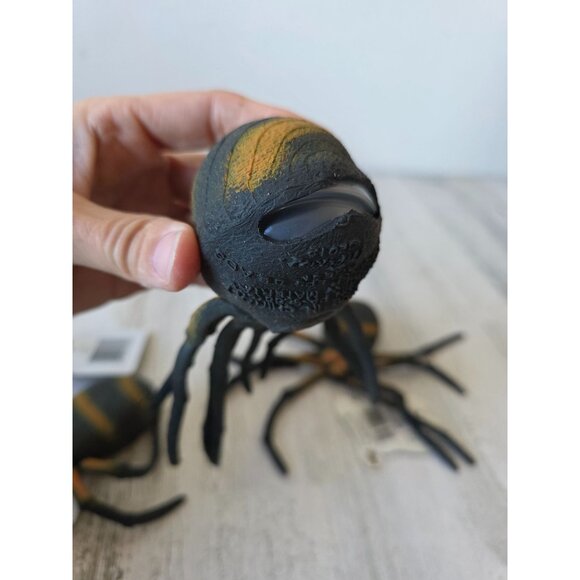 Vintage imperial East West rubber spider Halloween lifelike life size realistic - Picture 6 of 9